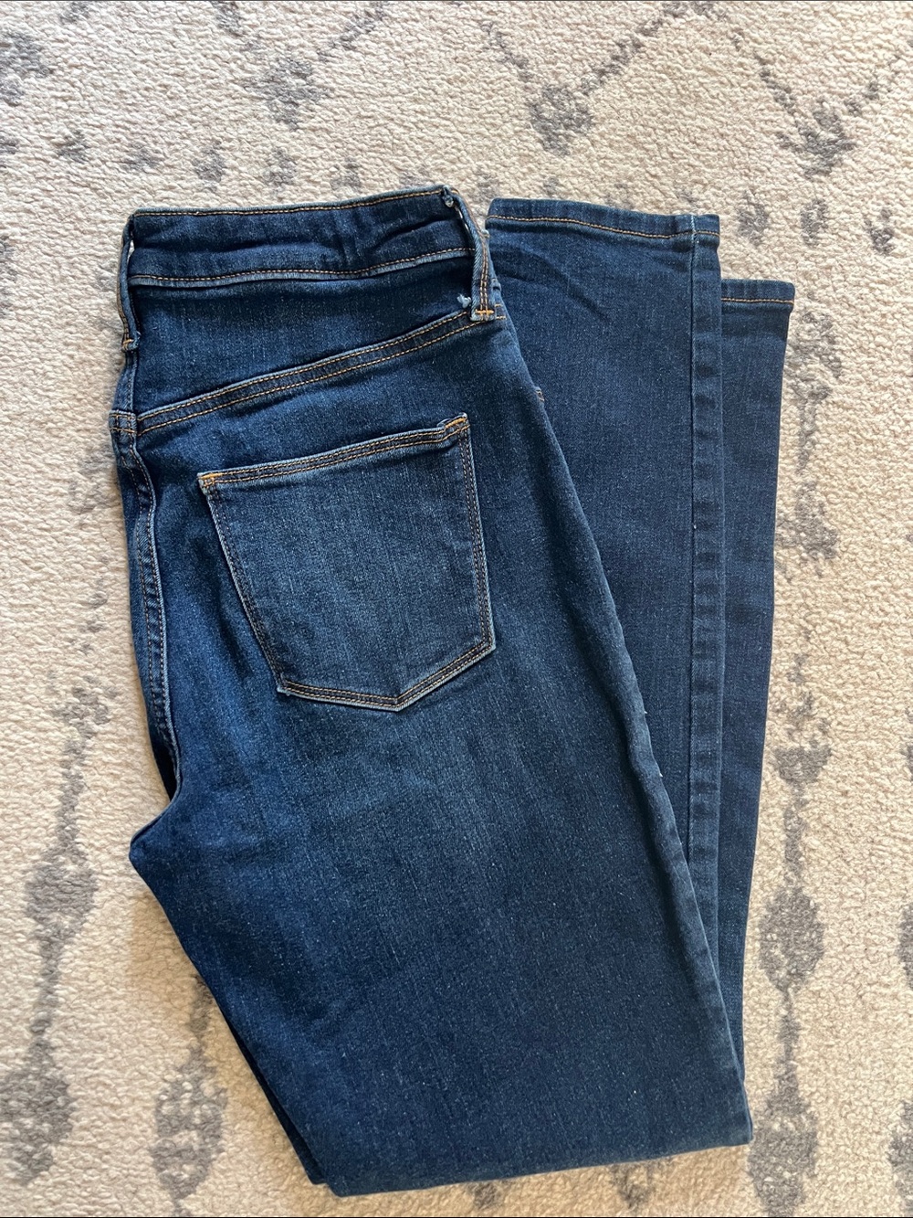 Universal Thread Women's Skinny Jeans in Dark Blue Wash